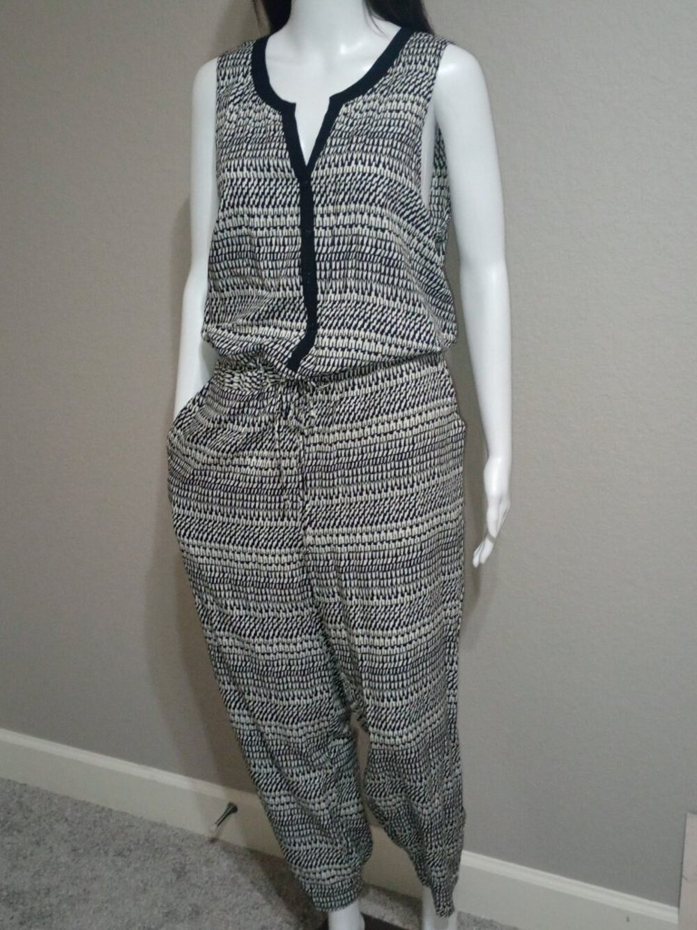 Gap Black & White Geometric Print Cold Shoulder Jumpsuit Large